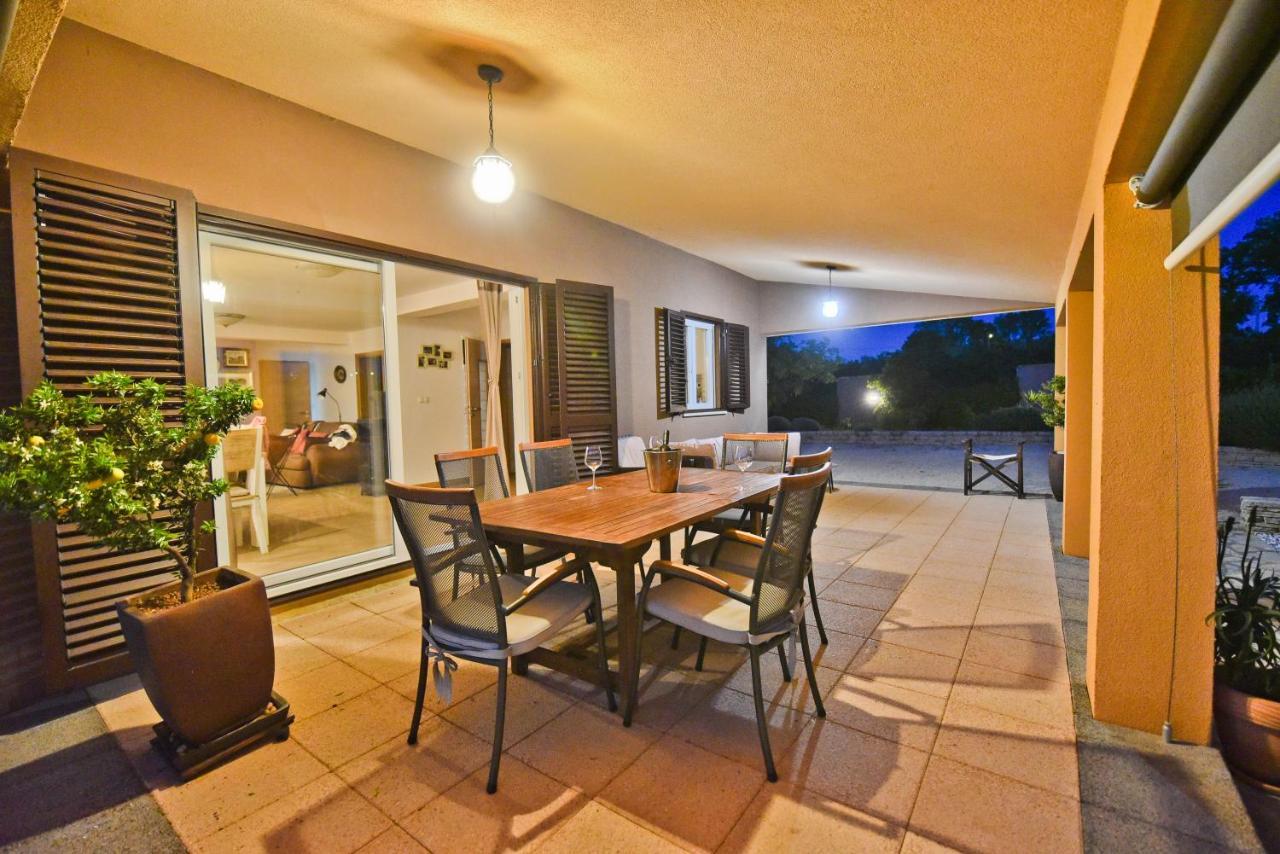 Holiday Home Taras Smilcic Exterior foto